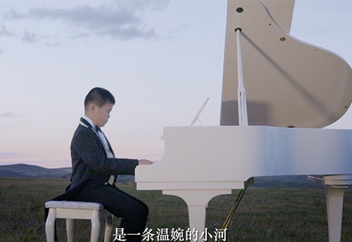 《钢琴小王子李鑫宇》